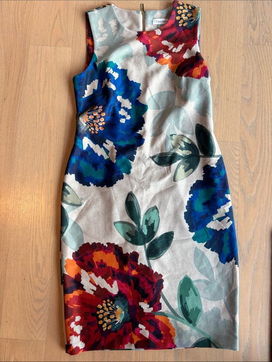 Calvin Klein Dresses & Skirts - Calvin Klein Sleeveless Floral Midi Dress in Blue, Red, Green
